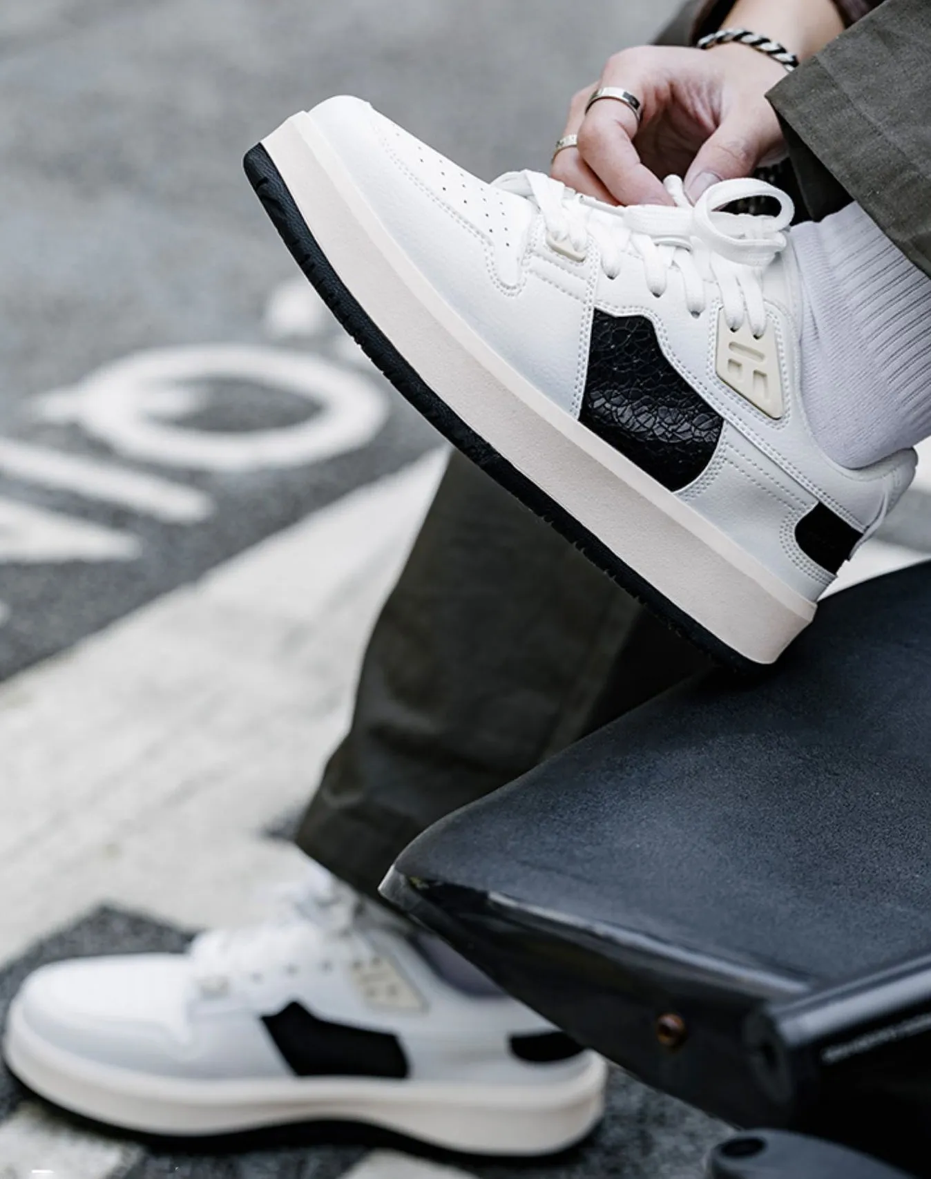 American Black And White Crushed Ice Skateboard Sports Men's Casual Shoes