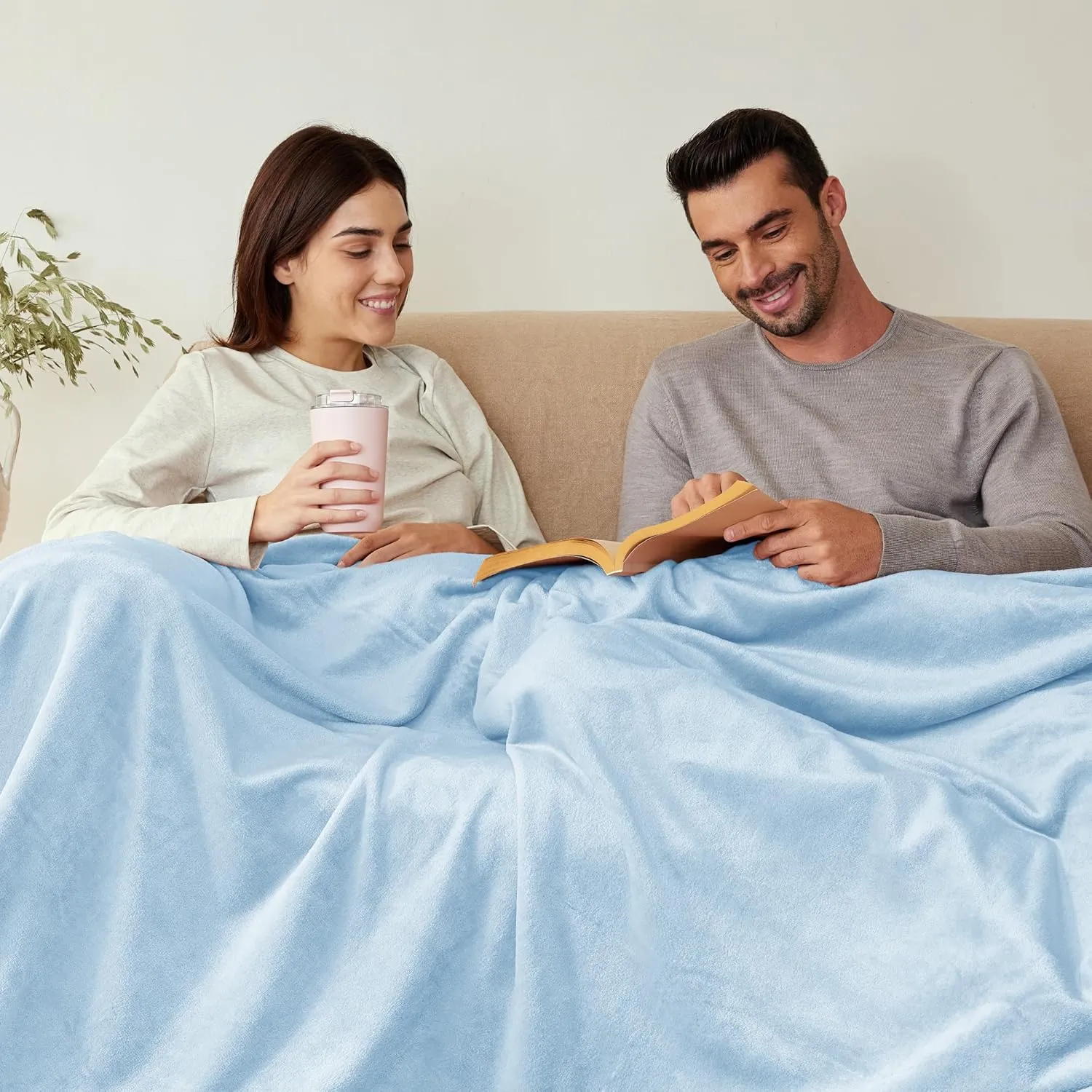 Exclusivo Mezcla Fleece Blanket Twin Size for Bed, Super Soft and Warm, All Season Use, Cozy, Plush, Lightweight, 60x80 Inches Ice Blue
