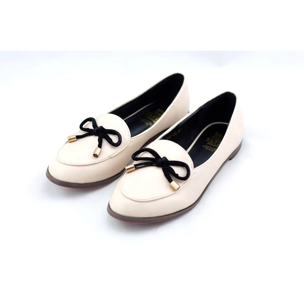 Oscar pink with a feminine bow loafers