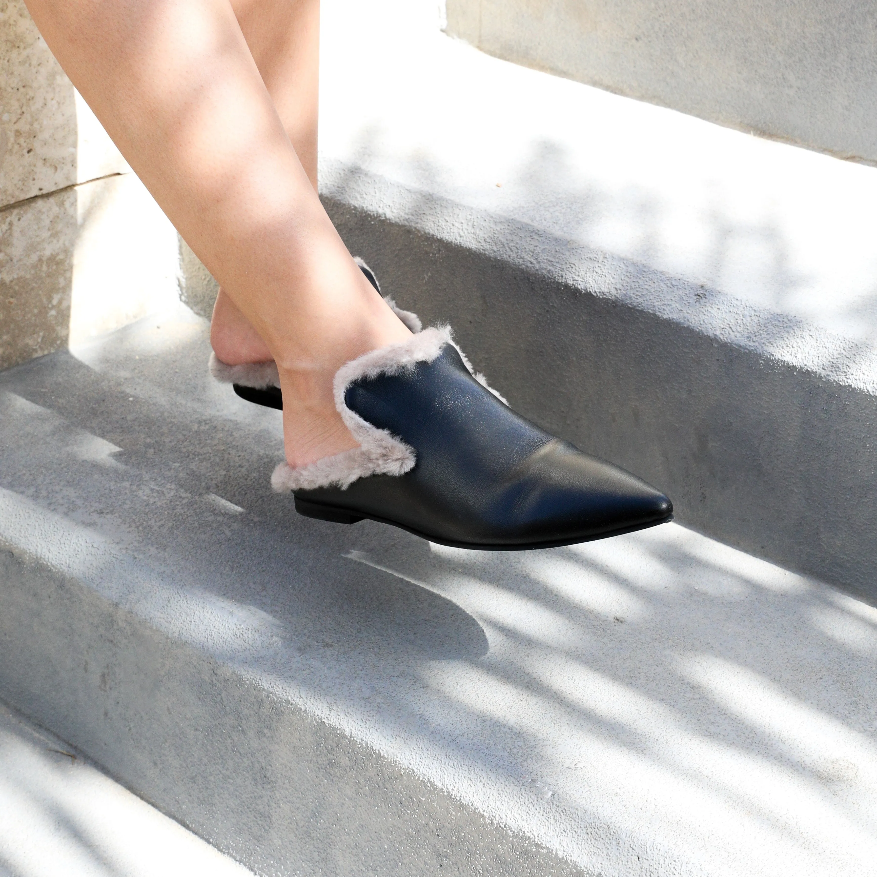 Tia black mule