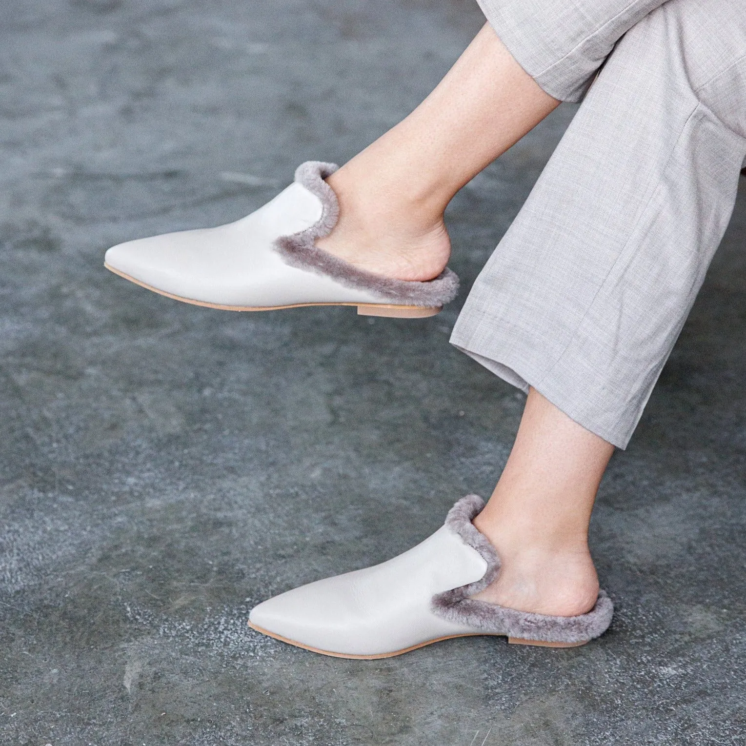 Tia grey mule